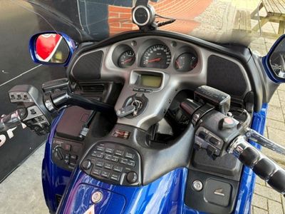 HONDA GL 1800 GOLDWING TOURING DELUXE – foto 4