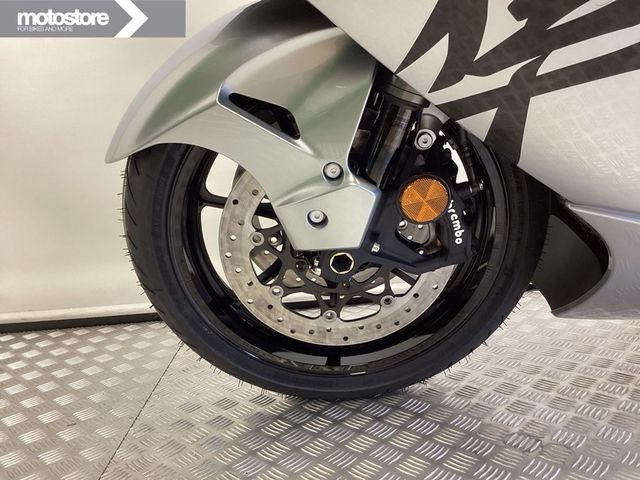 suzuki - gsx-r-1300-hayabusa