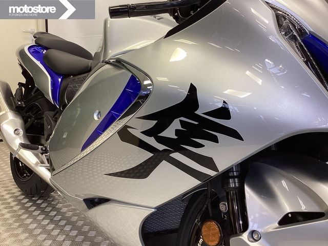 suzuki - gsx-r-1300-hayabusa