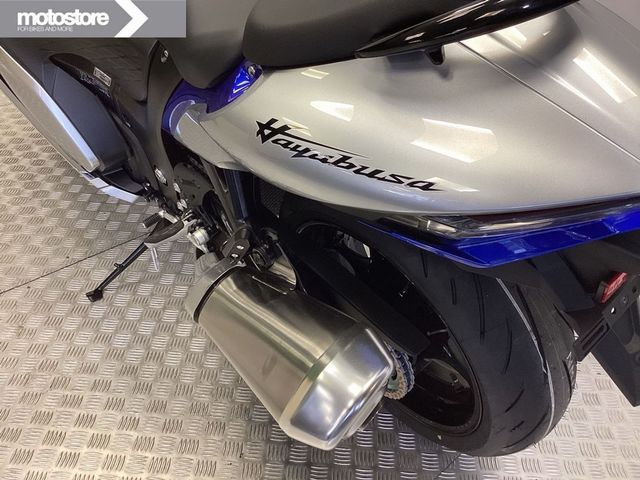 suzuki - gsx-r-1300-hayabusa