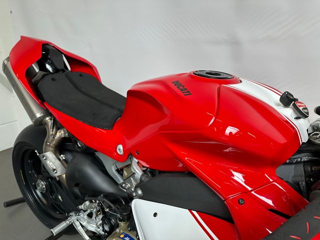 ducati - panigale-v4-s