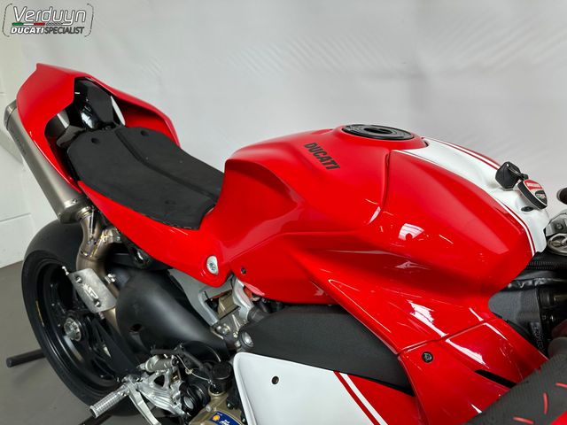 ducati - panigale-v4-s
