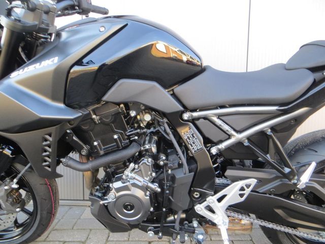 suzuki - gsx-8s