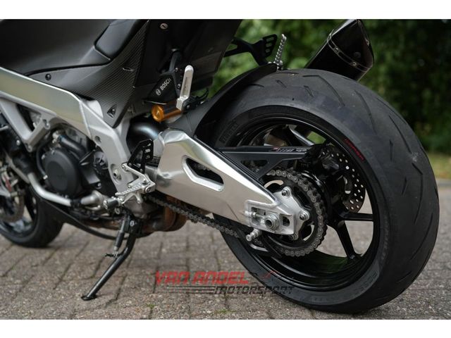 aprilia - tuono-v4-factory