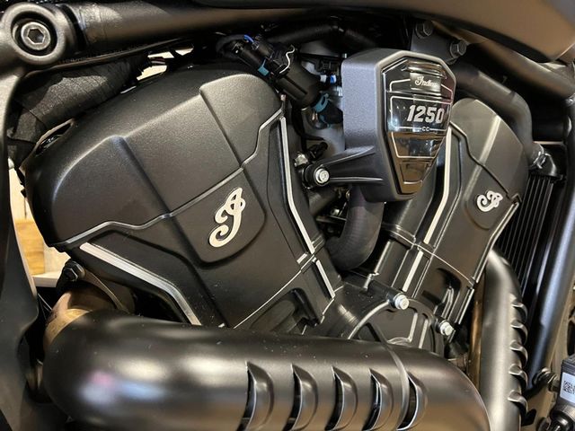 indian - scout-bobber-limited-tech