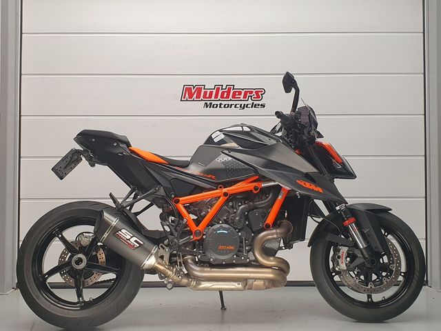 ktm - 1290-super-duke-r