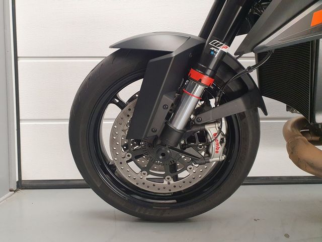 ktm - 1290-super-duke-r