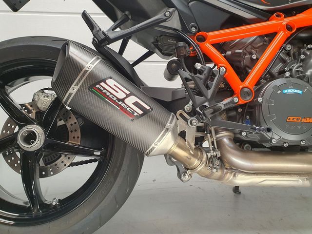 ktm - 1290-super-duke-r