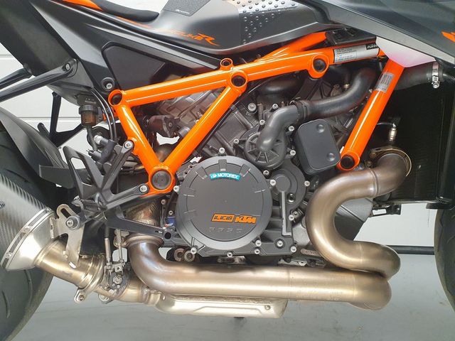 ktm - 1290-super-duke-r