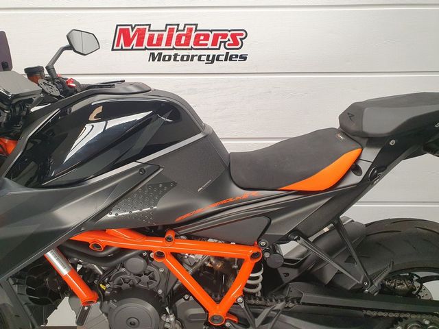 ktm - 1290-super-duke-r