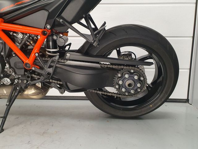 ktm - 1290-super-duke-r
