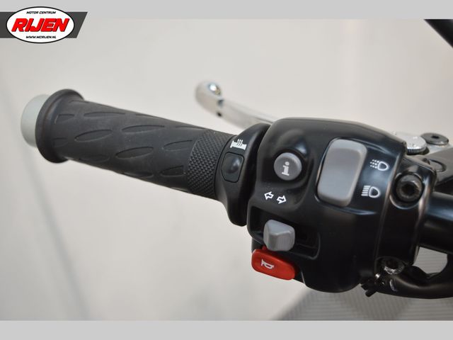 triumph - bonneville-t-120-black