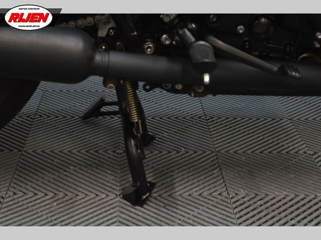 triumph - bonneville-t-120-black