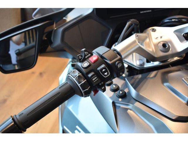 bmw - r-1300-rt