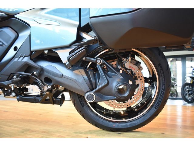 bmw - r-1300-rt