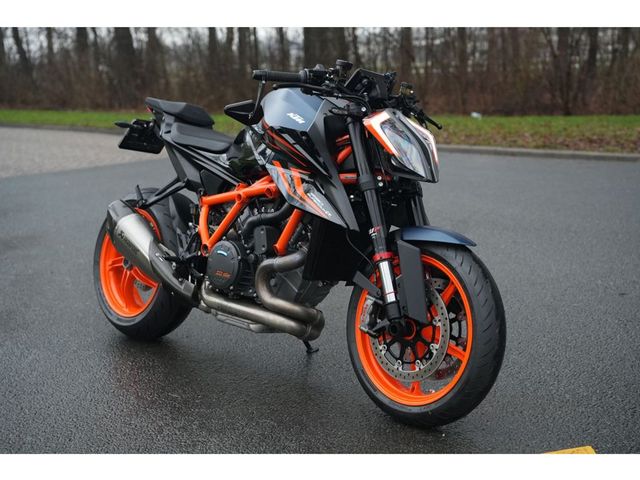ktm - 1290-super-duke-r
