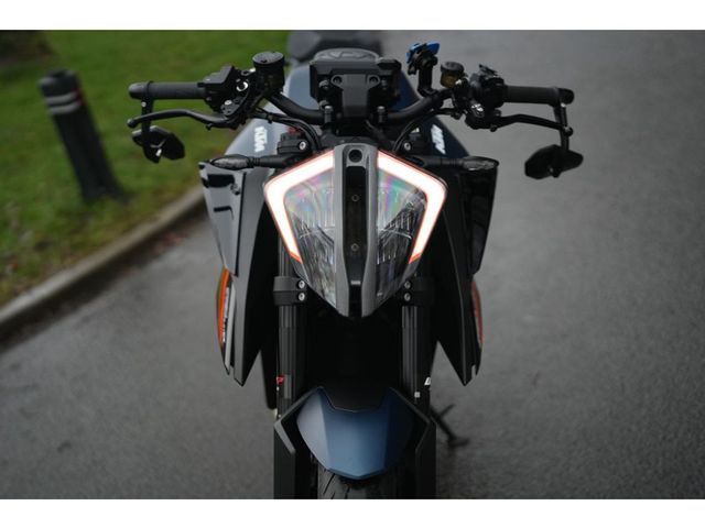 ktm - 1290-super-duke-r