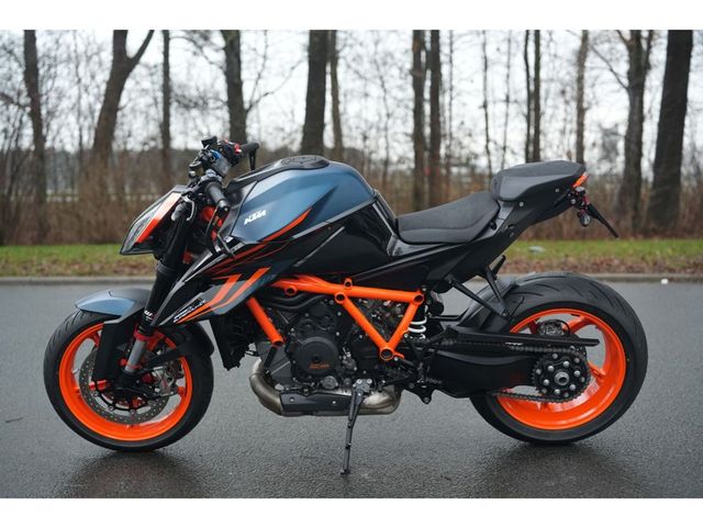 ktm - 1290-super-duke-r