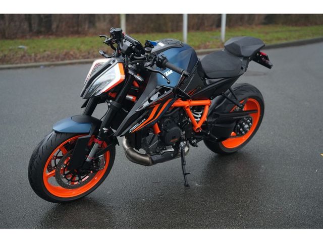 ktm - 1290-super-duke-r
