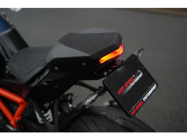 ktm - 1290-super-duke-r