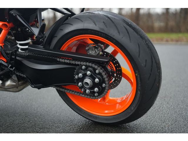 ktm - 1290-super-duke-r