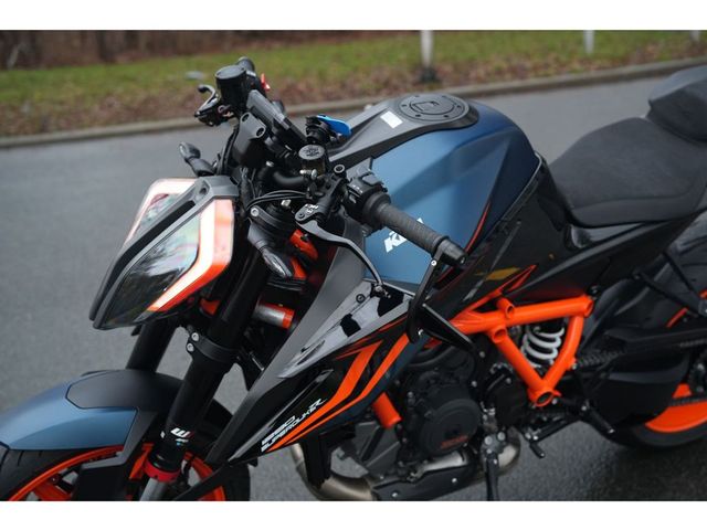 ktm - 1290-super-duke-r