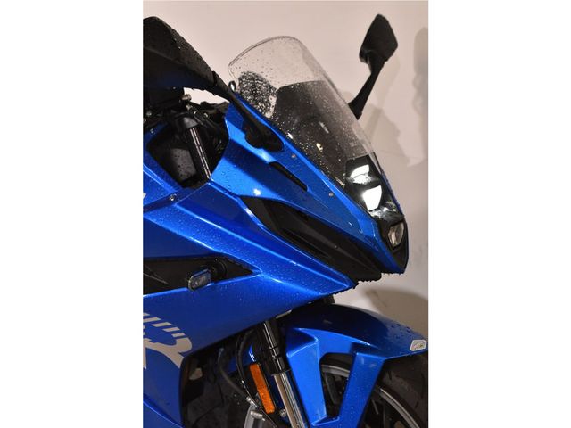 suzuki - gsx-8r