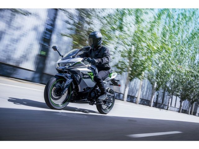 kawasaki - ninja-e-1