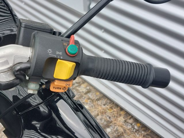 bmw - r-1100-rs