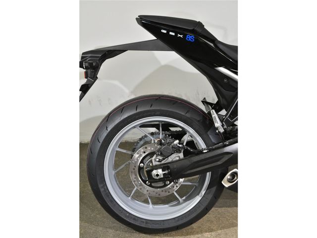 suzuki - gsx-8s