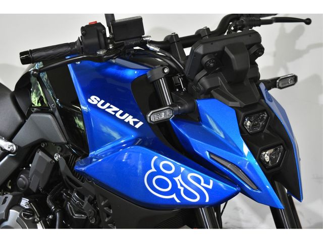 suzuki - gsx-8s