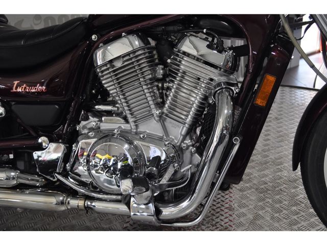 suzuki - vs-700-intruder