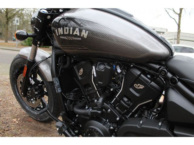 indian - scout-bobber-limited-tech