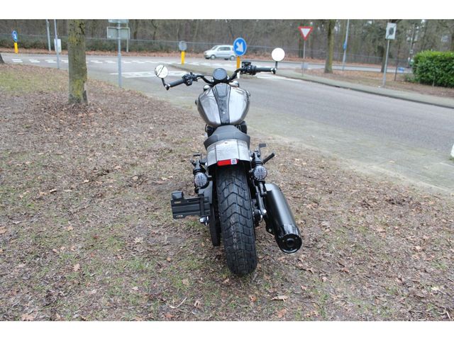indian - scout-bobber-limited-tech