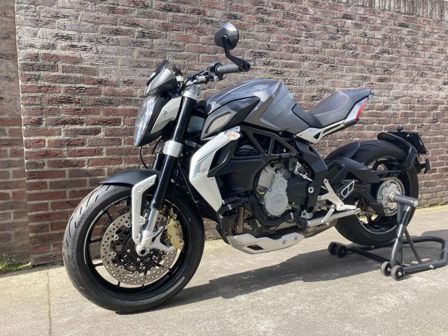 mv-agusta - dragster-800