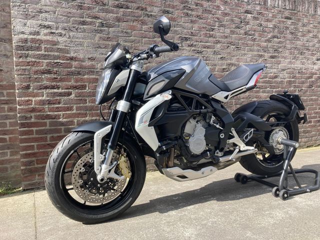 mv-agusta - dragster-800