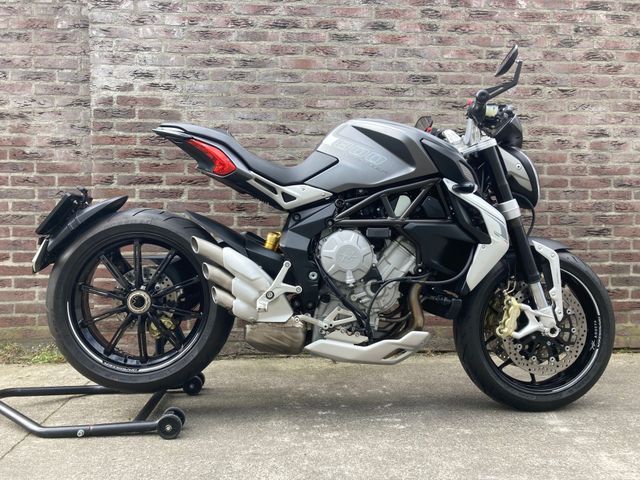 mv-agusta - dragster-800