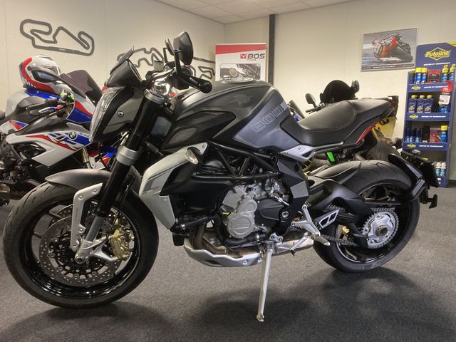 mv-agusta - dragster-800