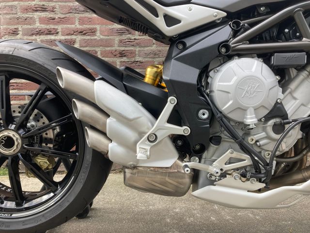 mv-agusta - dragster-800