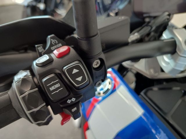 bmw - r-1300-gs