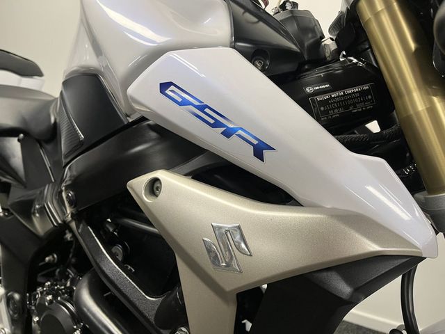 suzuki - gsr-750