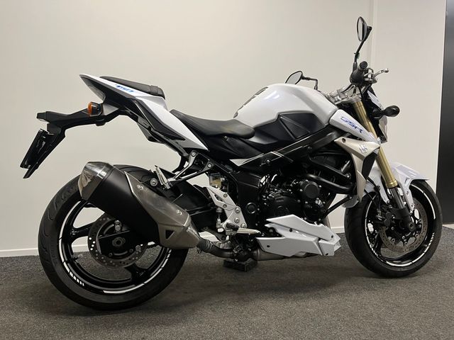 suzuki - gsr-750