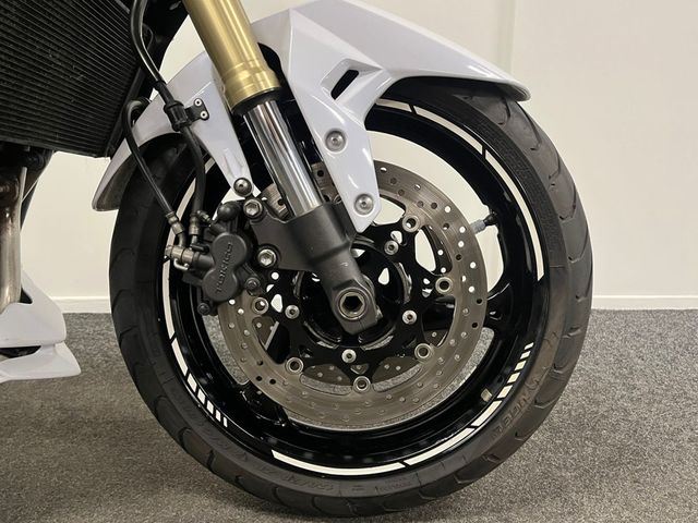 suzuki - gsr-750