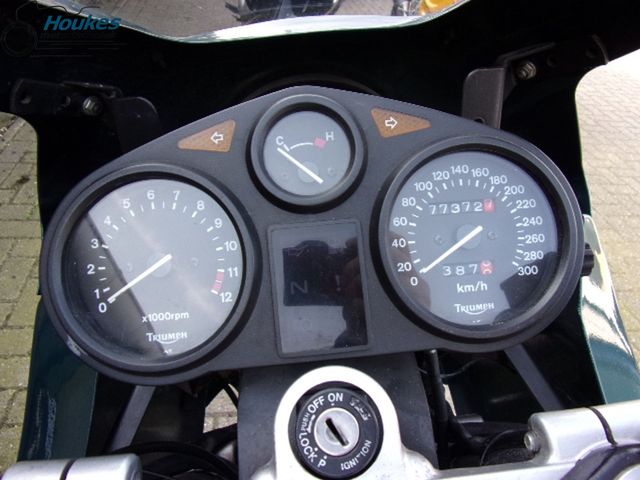 triumph - trident-750