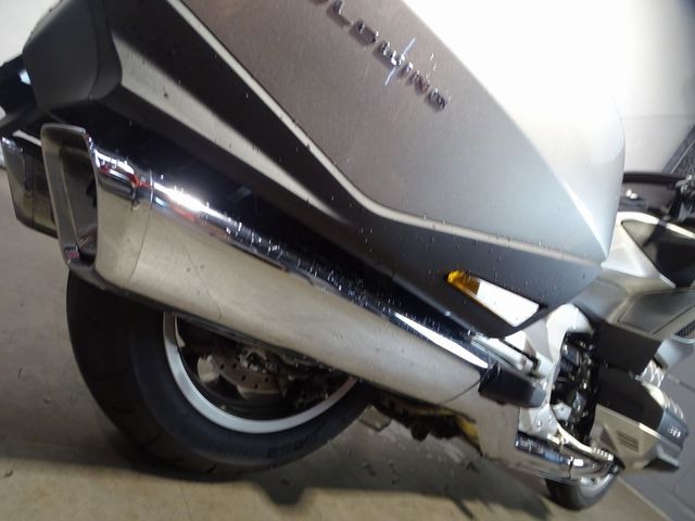 honda - gl-1800-goldwing-tour-dct