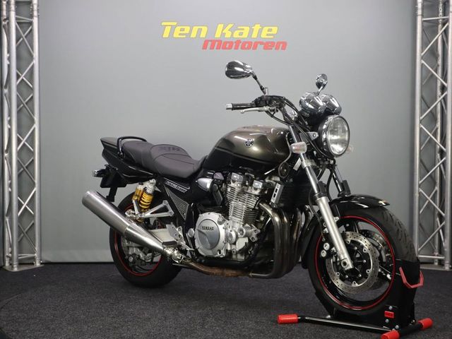 yamaha - xjr-1300