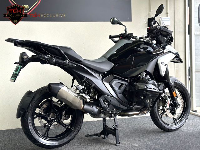 bmw - r-1300-gs-triple-black