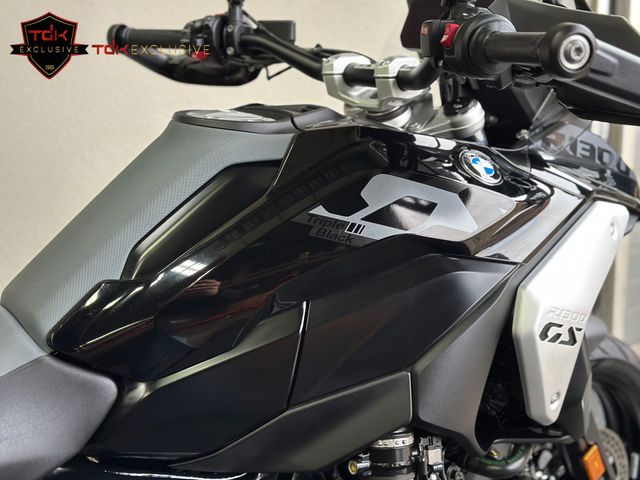 bmw - r-1300-gs-triple-black