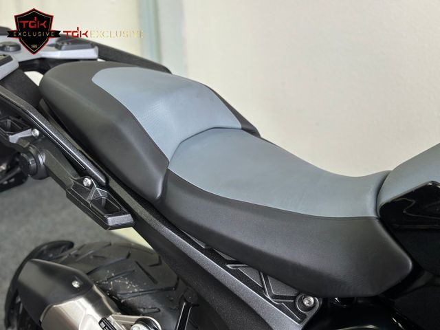 bmw - r-1300-gs-triple-black