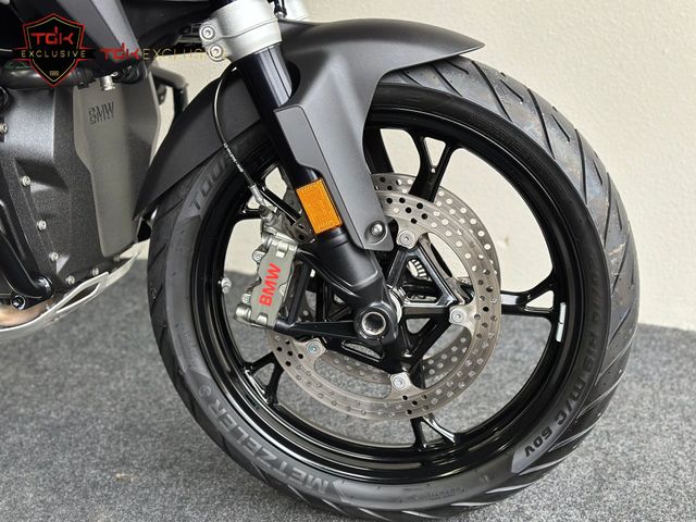 bmw - r-1300-gs-triple-black